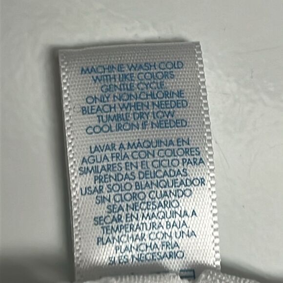 Tropical Escape White Eyelet Swim Plunging V-Neck Coverup w/Shirt Sleeves- 1X - Picture 10 of 10